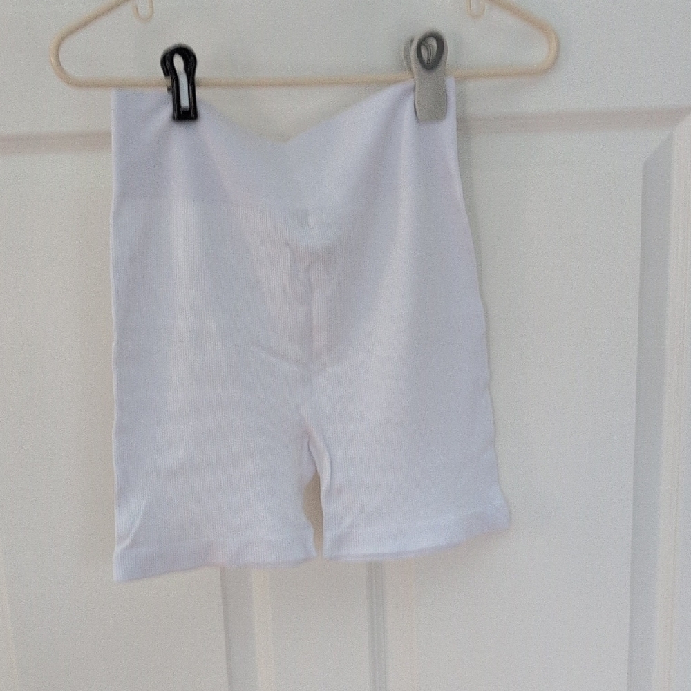 LOFT White Ribbed High-Waist Bike Shorts